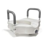 Ανυψωτικό κάθισμα τουαλέτας 12cm με βραχίονες της Vita Orthopaedics, με αφρώδη χειρολαβές, ανατομικό σχεδιασμό και εμπρόσθιο σφιγκτήρα για ασφάλεια και στήριξη.