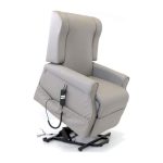 Ηλεκτρική πολυθρόνα ανύψωσης "MELIA" της Vita Orthopaedics αναπαυτική, με δύο μοτέρ, σε μπεζ χρώμα, για άνεση και ανεξαρτησία στο σπίτι ή τον επαγγελματικό χώρο