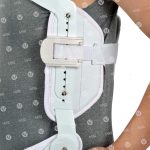 Νάρθηκας κορμού 3 σημείων Jewett της Vita Orthopaedics – υπερέκταση θωρακοοσφυϊκής μοίρας, ιδανικός για κατάγματα, κύφωση και μετεγχειρητική αποκατάσταση.