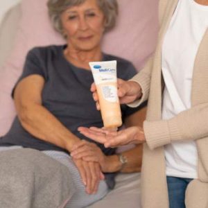 Τζέλ εντριβής για αναζωογονητικό μασάζ MoliCare Skin 200ml